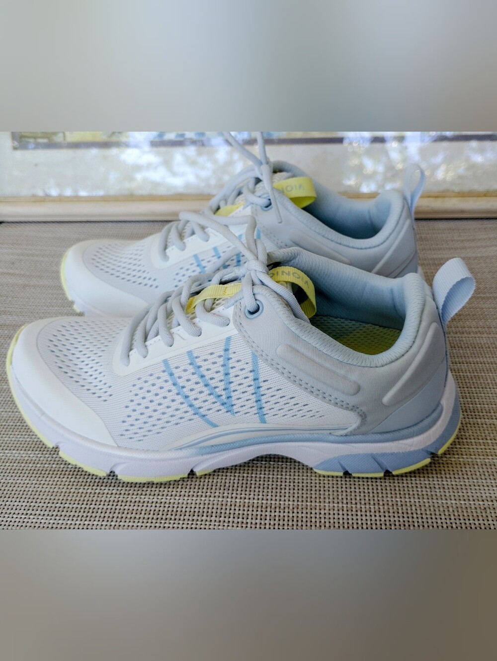 Vionic "Limitless Energy" White Mesh/Baby Blue/Yellow Walking Shoe. Size 5.